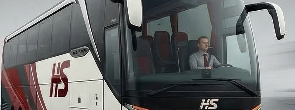 Autobus HS bussi pri zapadu svetla